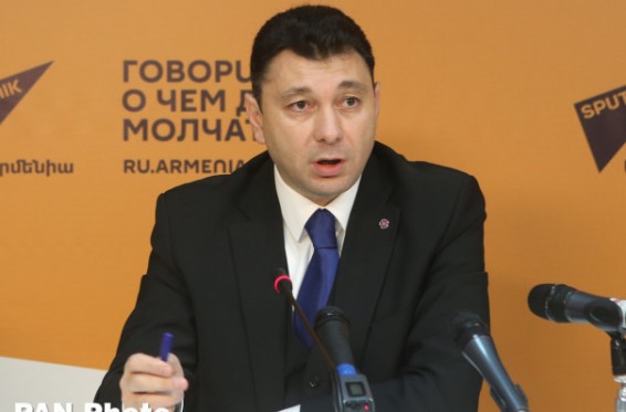 ՀՀ պետական միակ լեզուն հայերենն է. Է. Շարմազանովը՝ Վ. Վոլոդինին