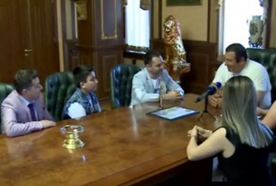 Գագիկ Ծառուկյանը խոշոր դրամական պարգև է տրամադրել «Սլավյանսկի բազար»-ի հաղթող Էրիկին