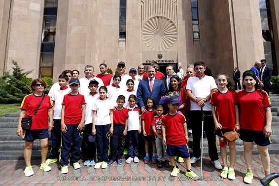 «Լավագույն մարզական ընտանիք-2017»-ի երևանյան փուլի հաղթող հաշմանդամ ունեցող 12 ընտանիքները մեկնել են Ծաղկաձոր