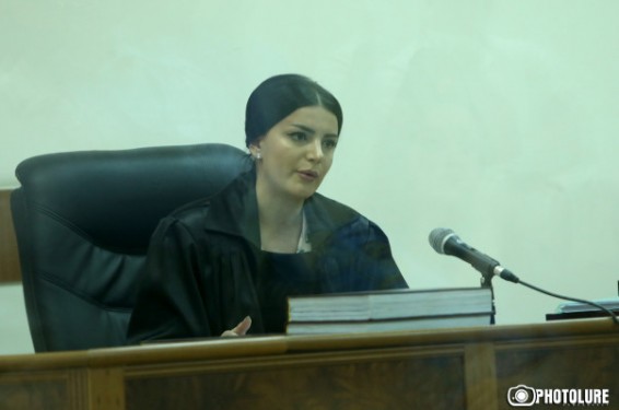 Բա էլ ինչի՞ եք ինձ հարցնում. Սեֆիլյանի գործով ամբաստանյալը՝ դատավորի հայտարարությանը, թե միևնույն է, պաշտպան ներգրավվելու է