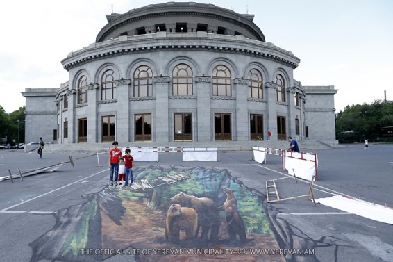 Photo. Եռաչափ նոր նկար՝ Ազատության հրապարակում