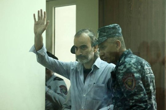 Ստիպում են ինձ՝ Ժիրայր Սեֆիլյանի դեմ ցուցմունք տամ. Սեֆիլյանի գործով կալանավորվածի հայտարարությունը