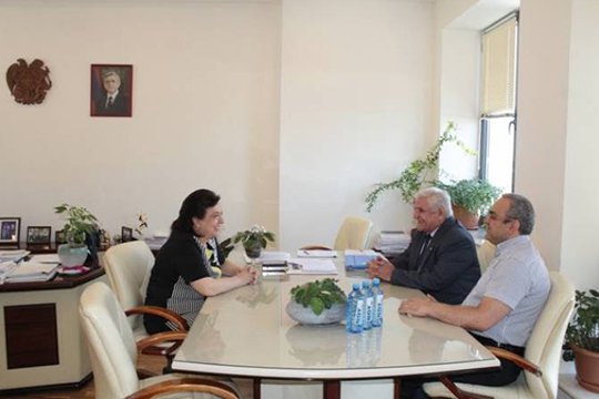 Սիրիայում հայ դպրոցը պահելով՝ իսկապես հերոսություն եք անում. Հրանուշ Հակոբյանը՝ Հալեպի Կրթասիրաց վարժարանի տնօրենին