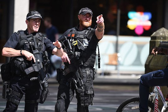 Լոնդոնում ահաբեկչության մեջ մեղադրվող տղամարդ է ձերբակալվել