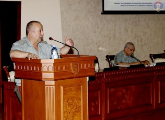 Պաշտպանության նախարարության վարչական համալիրում կայացել է խորհրդակցություն