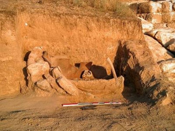 В ходе раскопок в Тигранакерте найдено кувшинное погребение