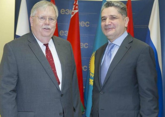 ПРЕДСЕДАТЕЛЬ КОЛЛЕГИИ ЕЭК Т. САРКИСЯН ОБСУДИЛ С ПОСЛОМ США В РФ Ф. ТЕФФТОМ РАЗВИТИЕ ЕЭК