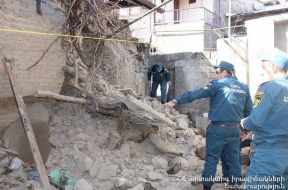 Շիրակի մարզի Իսահակյան գյուղի տներից մեկում փլուզում է տեղի ունեցել