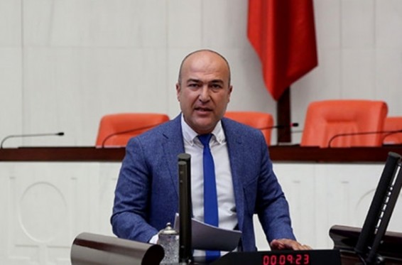 Թուրք պատգամավորը պահանջել է նախարարներից պատասխանել Վանում հայկական գերեզմանատան տարածքում զուգարանի կառուցման մասին հարցերին