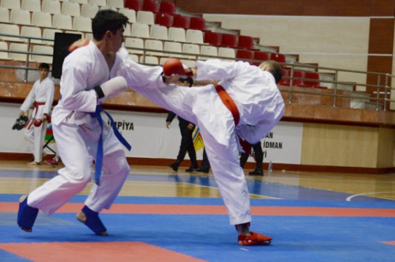 Ադրբեջանի կարատեի ֆեդերացիան բարդ իրավիճակում է հայտնվել. մարզիկներն աշխատավարձ չեն ստանում շուրջ 1 տարի