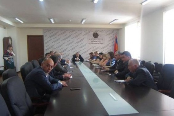 ԿԳ նախարարը հանդիպել է մարզպետարանների կրթության վարչության պետերի հետ