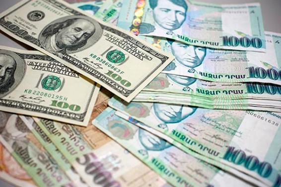 Դոլարի փոխարժեքը կայուն է, եվրոն թանկացել է մոտ 1,5 դրամով