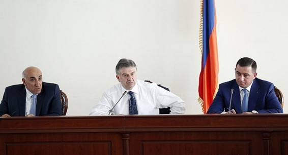 Премьер-министр Армении отчитал главу Гегаркуникской области