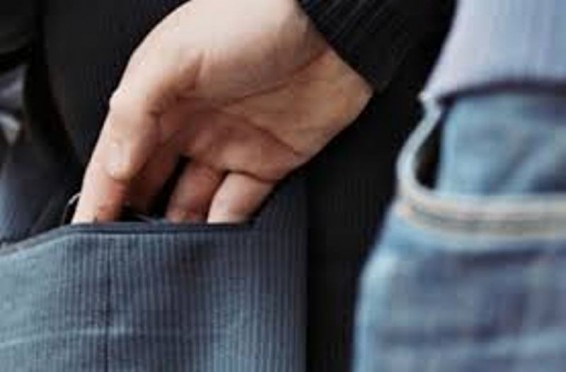 Հերթական գրպանահատը հայտնվեց ոստիկանությունում