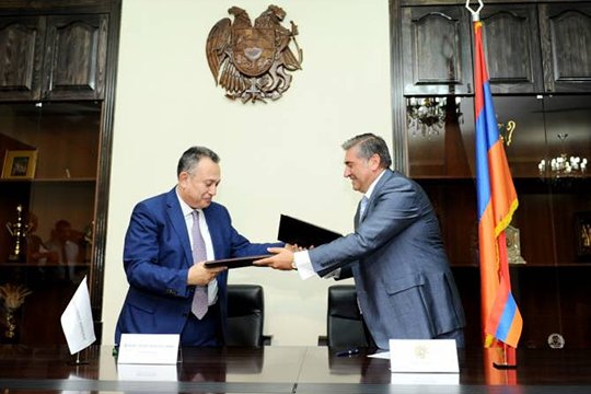 Շիրակի մարզպետարանը և ԱԿԲԱ-ԿՐԵԴԻՏ ԱԳՐԻԿՈԼ բանկը ստորագրել են համագործակցության հուշագիր