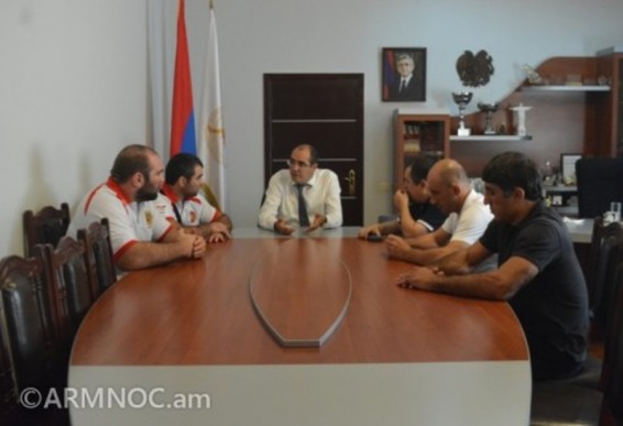 Հրաչյա Ռոստոմյանն ընդունել է ըմբշամարտի աշխարհի առաջնության բրոնզե մեդալակիրներին