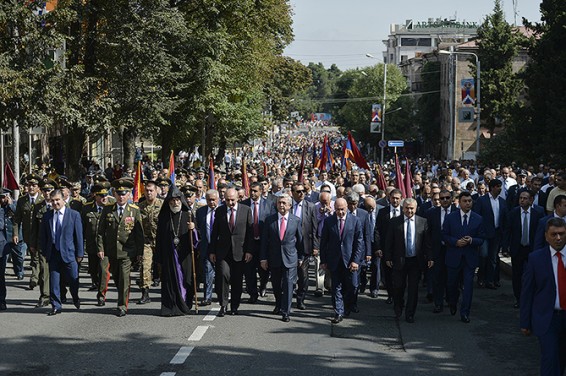 Photo: Лидеры Армении и Арцаха приняли участие в торжествах к 26-летию независимости НКР