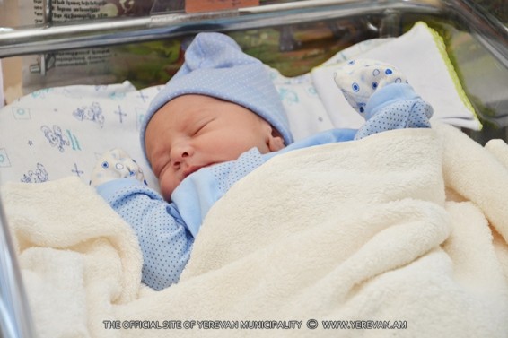 Օգոստոսի 25-31-ը մայրաքաղաքում ծնվել է 422 երեխա