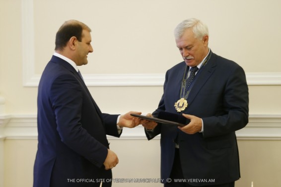 Սանկտ Պետերբուրգի նահանգապետ Գեորգի Պոլտավչենկոն պարգևատրվել է «Արգիշտի առաջին» հուշամեդալով