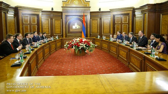 Карен Карапетян на встрече с Глебом Никитиным: Дочерние предприятия ряда армянских ИТ-компаний действуют в Силиконовой долине