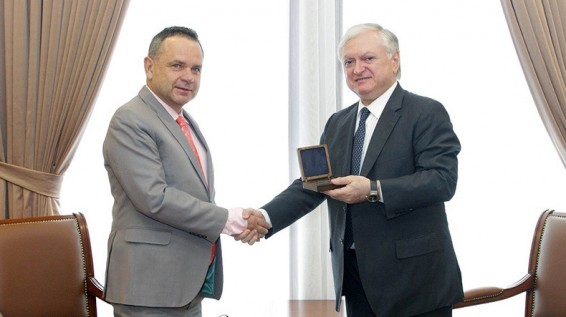 Հայաստանի արտգործնախարարը հրաժեշտ է տվել Ֆրանսիայի դեսպանին