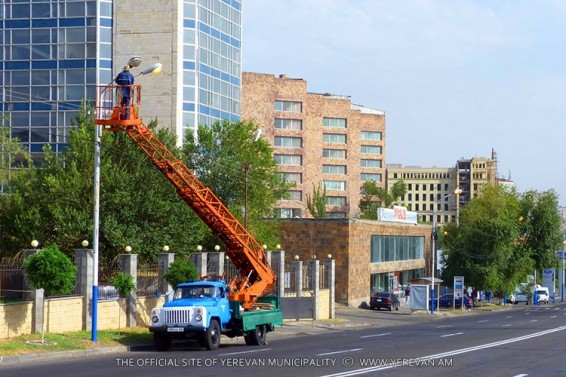 Ամենօրյա աշխատանքներ՝ Երևանի արտաքին լուսավորության ցանցում